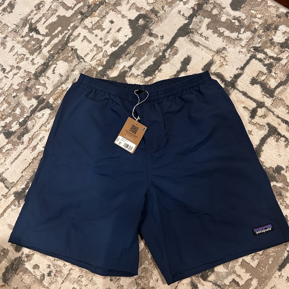 Paragonia navy blue shorts size adult small